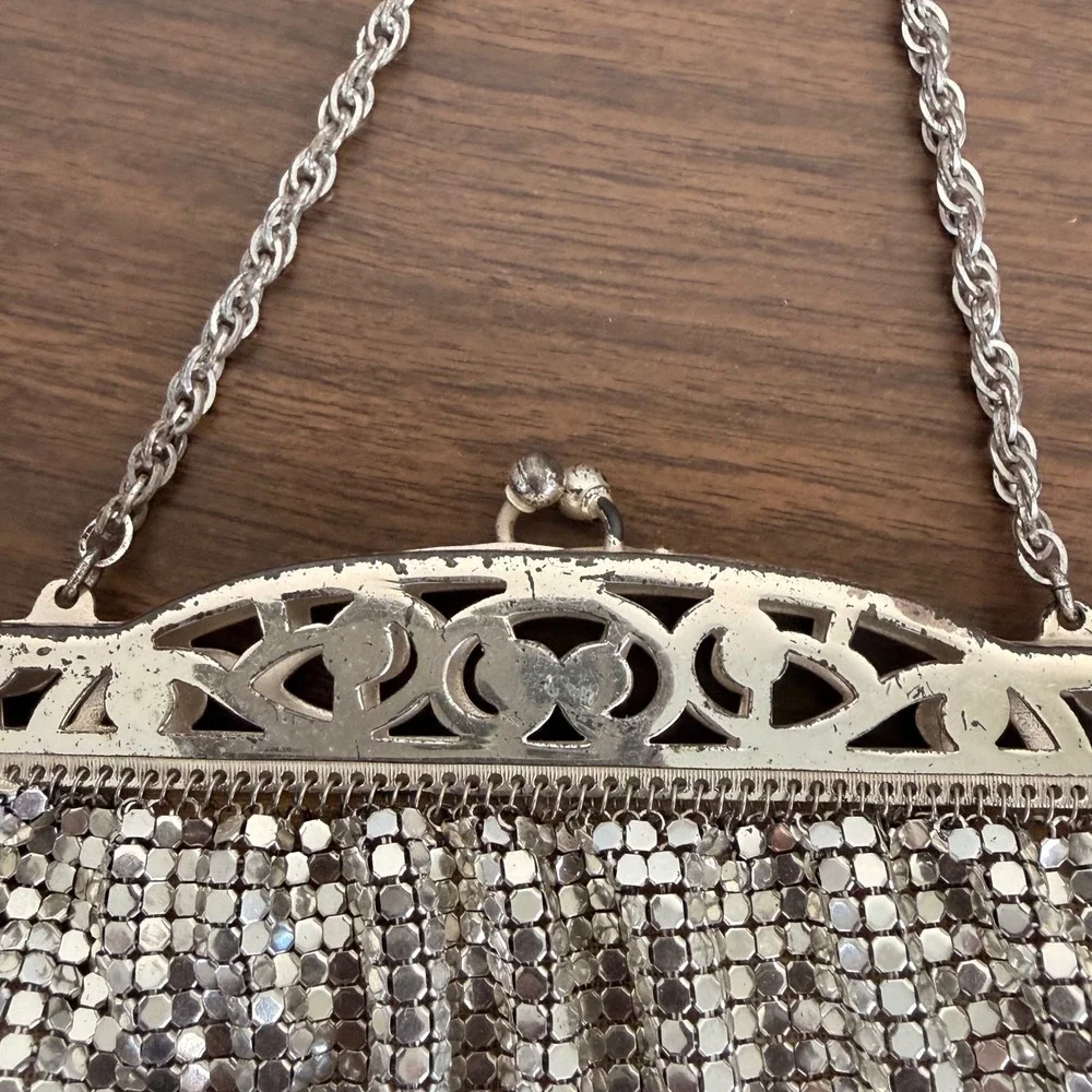 Whiting & Davis Silver Frame Metal Mesh Bag Purse Art Deco Chain Strap Kiss Lock
